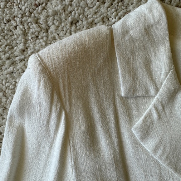 Mable White Set - crop with shoulder pads and front tie & loose trousers - Picture 4 of 8